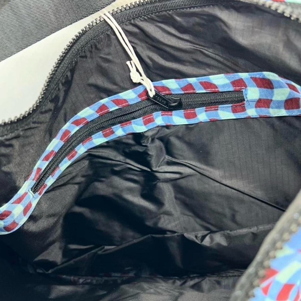 Baggu  Blue and Brown Wavy gingham  Patterned large crescent - Picture 6 of 6